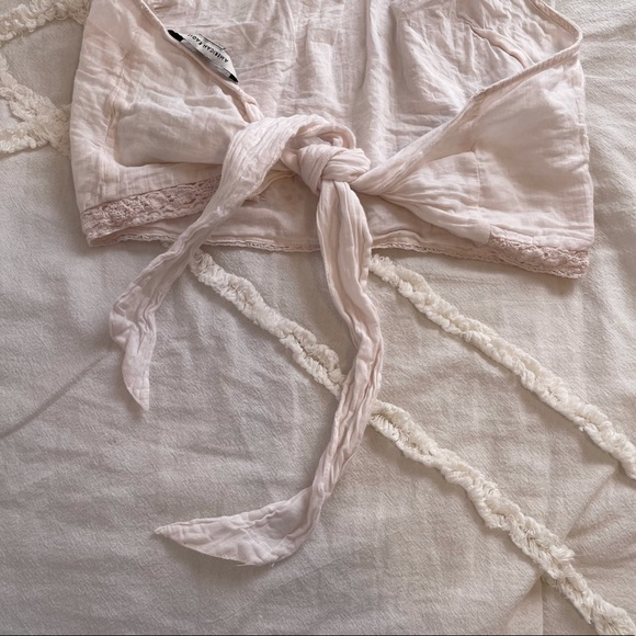 AE pale pink eyelet crop halter top - Picture 6 of 6